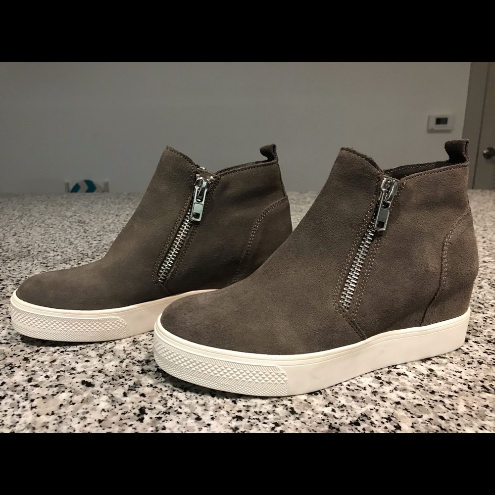 STEVE MADDEN WEDGE SNEAKER SIZE 7